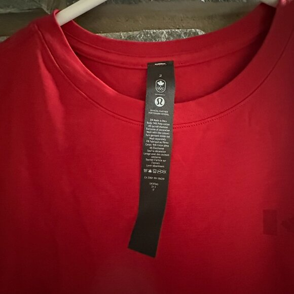 Lululemon Team Canada Love Crewneck SS T - Picture 3 of 4